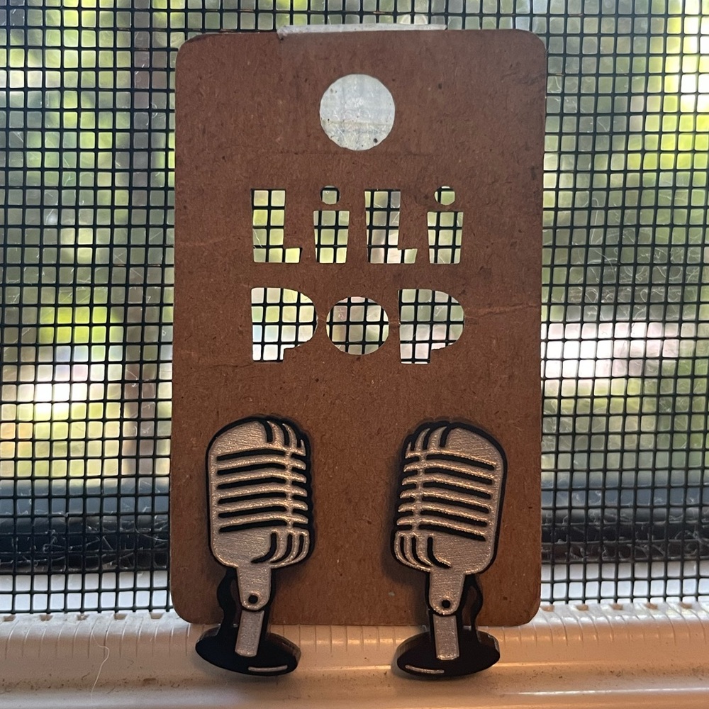 5/$25- Canadian Brand Lili Pop 🎙️microphone stud earrings
